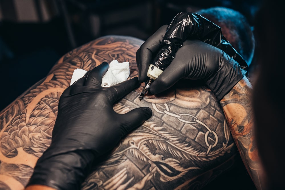 Virgin in Tattoos: The Complete Guide for a Successful Tattoo. Learn  Everything You Need to Know to Tattoo with Confidence, discover the secrets  to ... perfect tattoo and tattooing without regret.: Art,